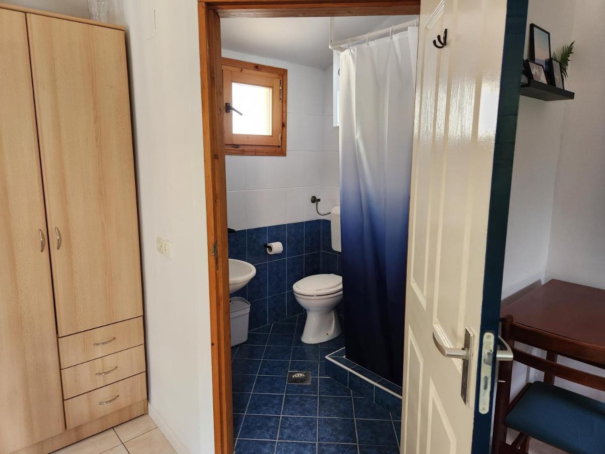 Apartamento Pension Lale Peštani Exterior foto
