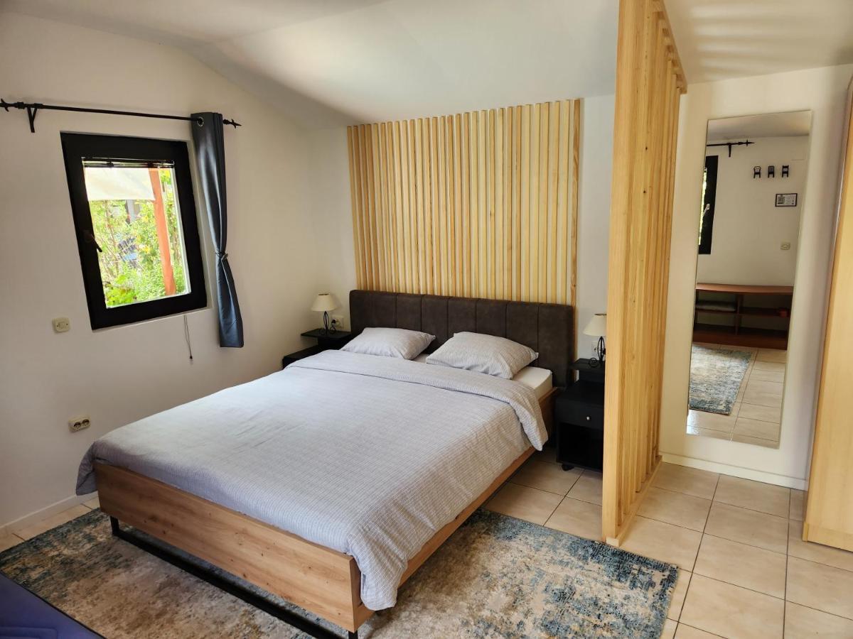 Apartamento Pension Lale Peštani Exterior foto