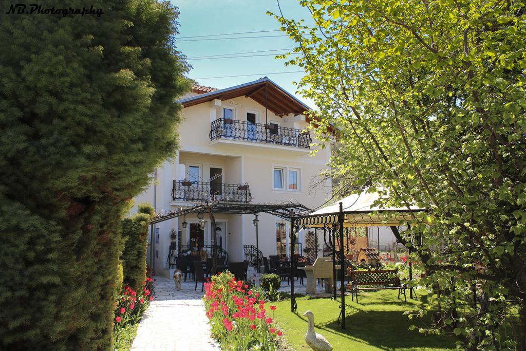 Apartamento Pension Lale Peštani Exterior foto